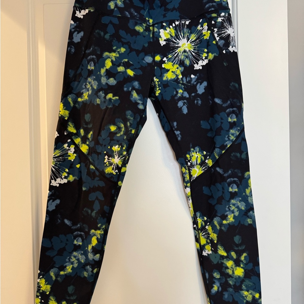 Sweaty Betty Black and Blue Floral Power Leggings